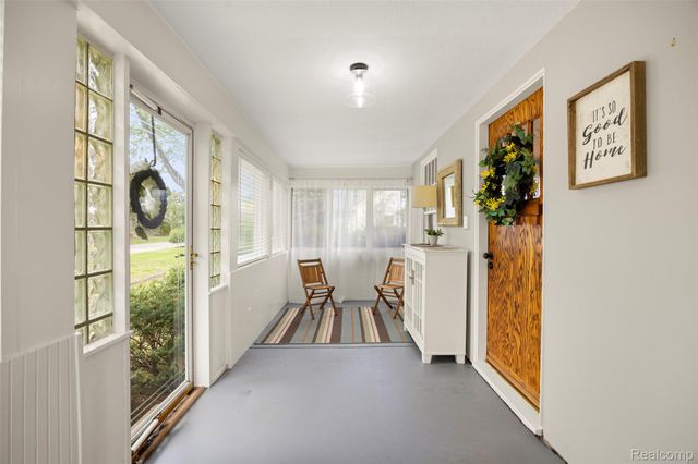 1545 Tanfield Street, West Bloomfield Charter Township, MI 48324
