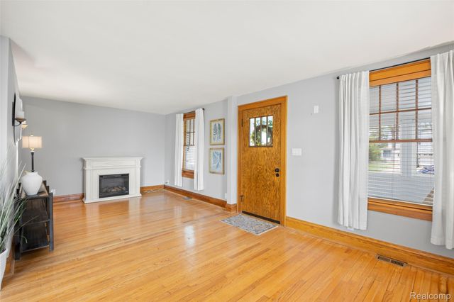 1545 Tanfield Street, West Bloomfield Charter Township, MI 48324