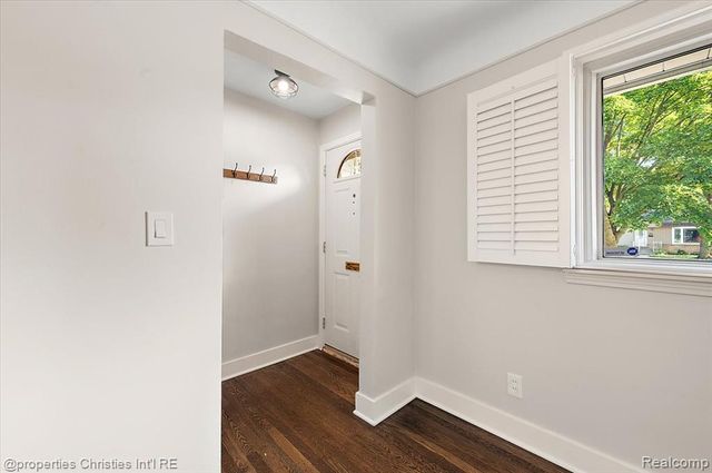 2898 Yorkshire Road, Birmingham, MI 48009