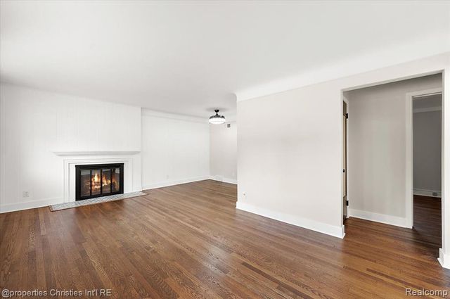 2898 Yorkshire Road, Birmingham, MI 48009