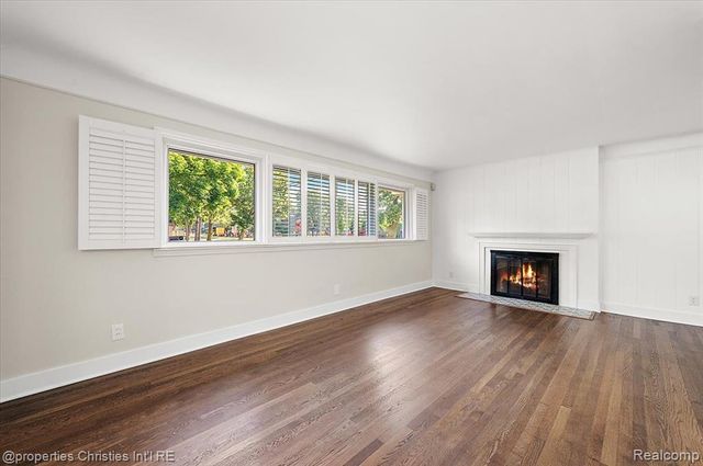 2898 Yorkshire Road, Birmingham, MI 48009