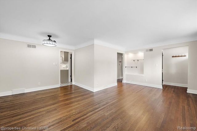 2898 Yorkshire Road, Birmingham, MI 48009