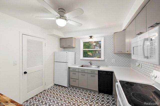 2898 Yorkshire Road, Birmingham, MI 48009