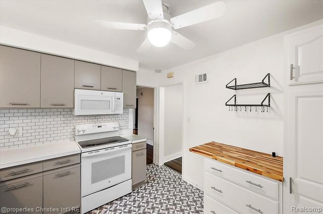 2898 Yorkshire Road, Birmingham, MI 48009