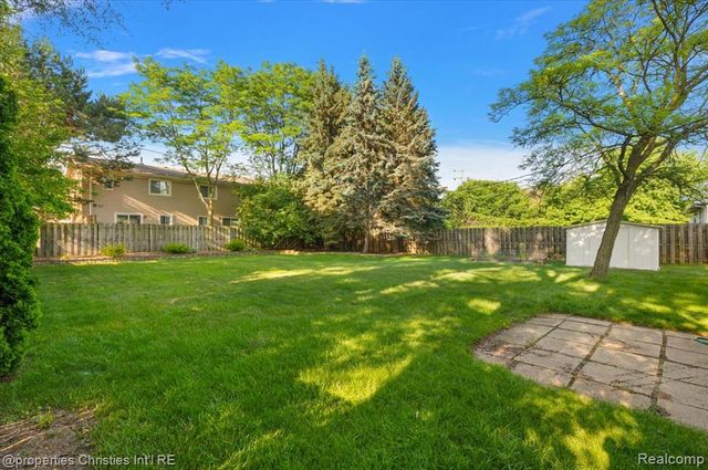 2898 Yorkshire Road, Birmingham, MI 48009