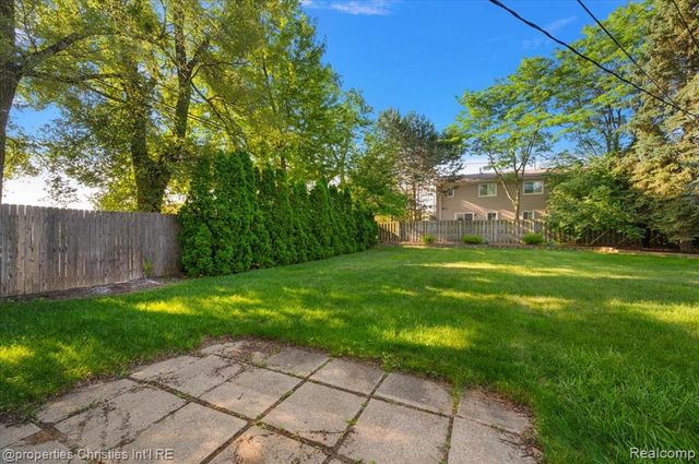 2898 Yorkshire Road, Birmingham, MI 48009