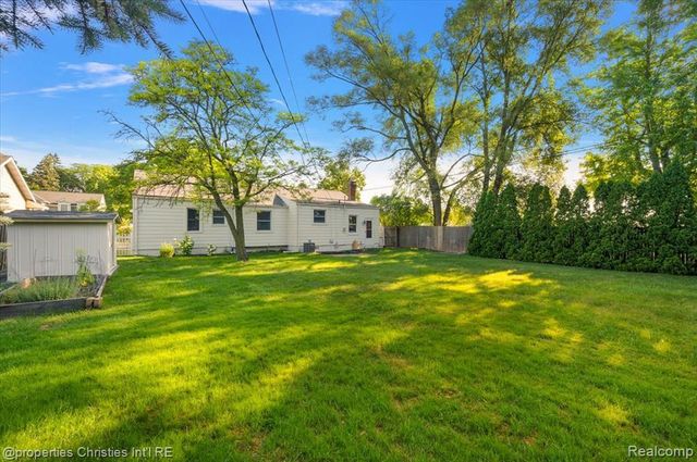 2898 Yorkshire Road, Birmingham, MI 48009