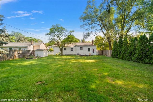 2898 Yorkshire Road, Birmingham, MI 48009