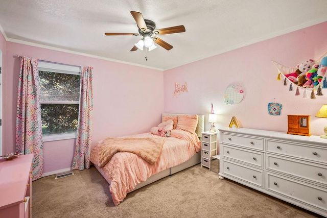 1312 Barnes Drive, Lee's Summit, MO 64086
