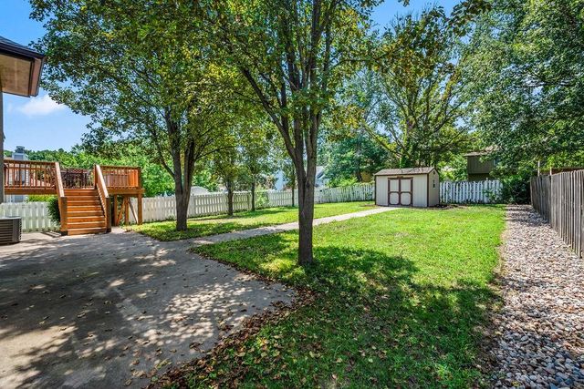 1312 Barnes Drive, Lee's Summit, MO 64086
