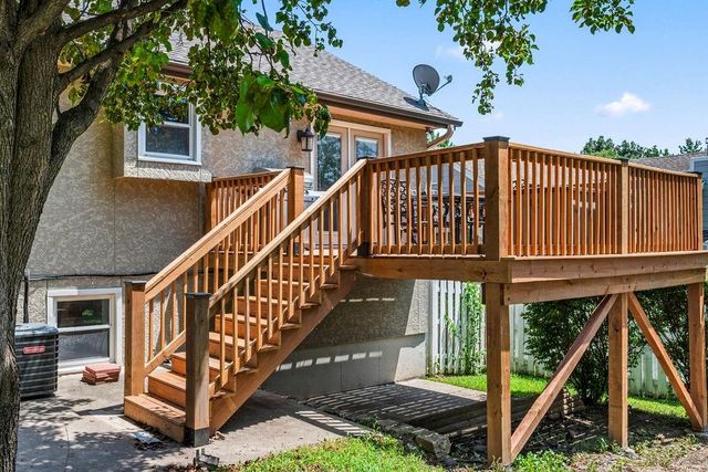 1312 Barnes Drive, Lee's Summit, MO 64086