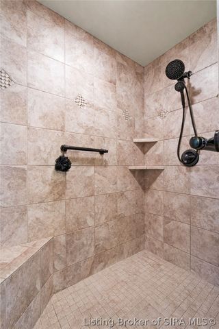 3435 Royal Lake Drive, Floyds Knobs, IN 47119