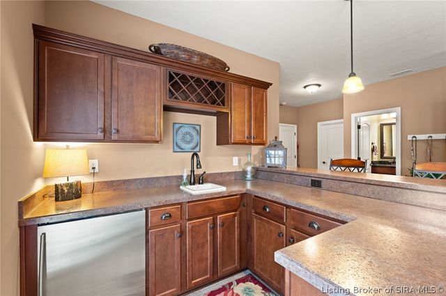 3435 Royal Lake Drive, Floyds Knobs, IN 47119