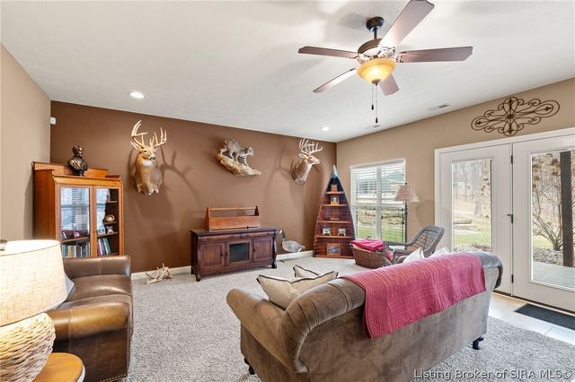 3435 Royal Lake Drive, Floyds Knobs, IN 47119
