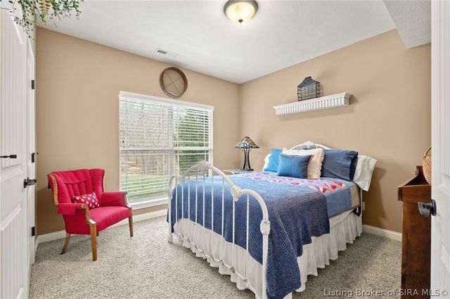 3435 Royal Lake Drive, Floyds Knobs, IN 47119