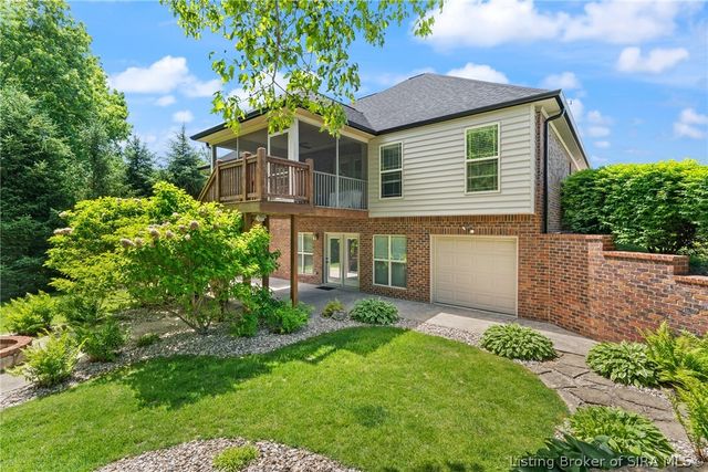 3435 Royal Lake Drive, Floyds Knobs, IN 47119