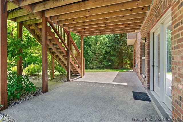 3435 Royal Lake Drive, Floyds Knobs, IN 47119