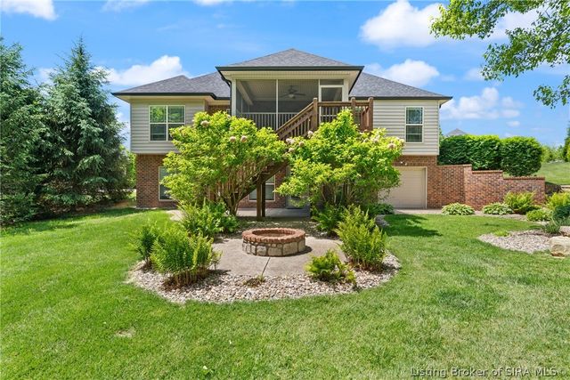 3435 Royal Lake Drive, Floyds Knobs, IN 47119