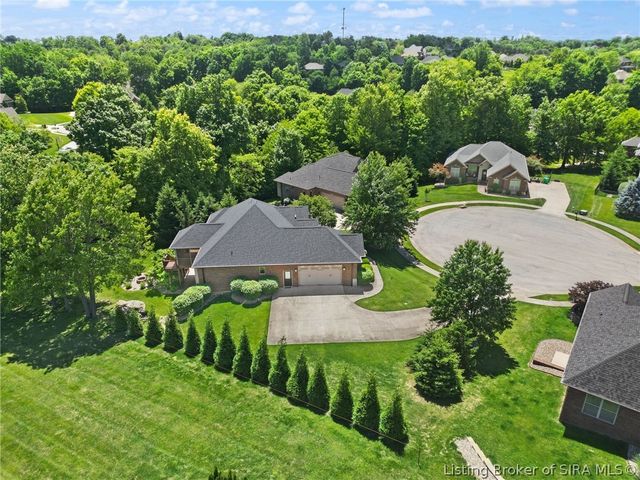 3435 Royal Lake Drive, Floyds Knobs, IN 47119