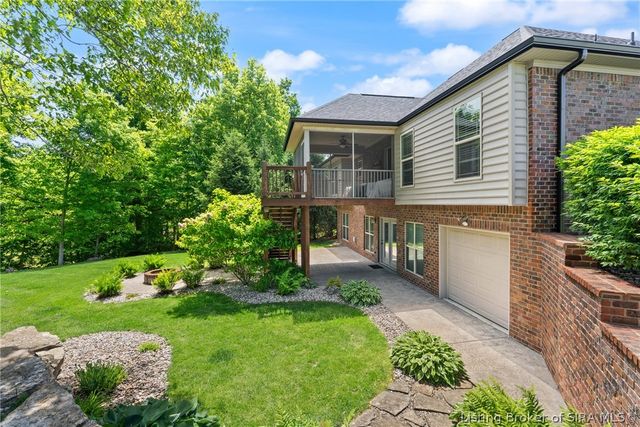 3435 Royal Lake Drive, Floyds Knobs, IN 47119