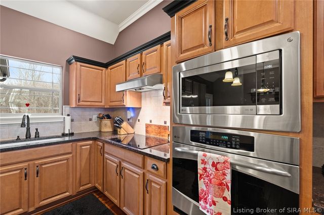 3435 Royal Lake Drive, Floyds Knobs, IN 47119