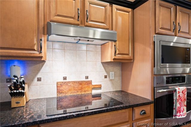 3435 Royal Lake Drive, Floyds Knobs, IN 47119