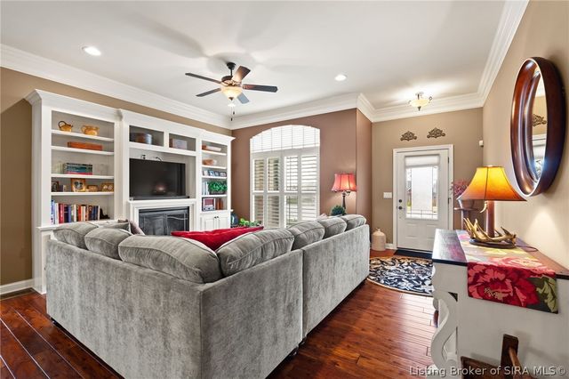 3435 Royal Lake Drive, Floyds Knobs, IN 47119