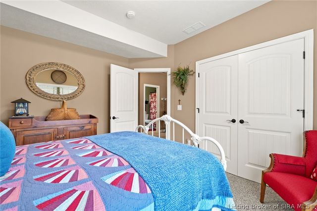 3435 Royal Lake Drive, Floyds Knobs, IN 47119