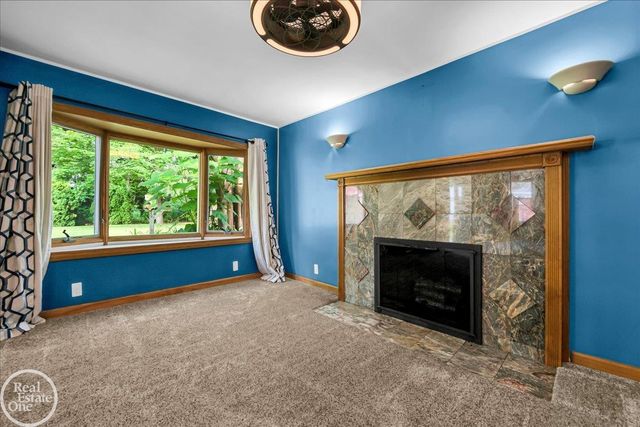 52161 Brentwood Drive, Shelby Twp, MI 48316