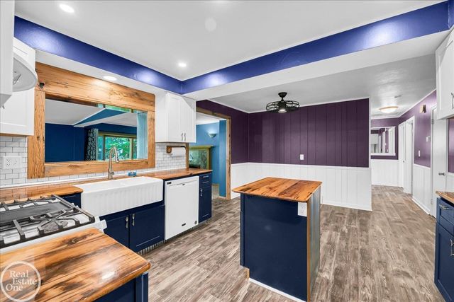 52161 Brentwood Drive, Shelby Twp, MI 48316