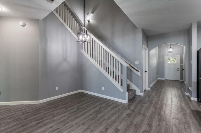 2214 Sterling Oaks Drive, Rosharon, TX 77583