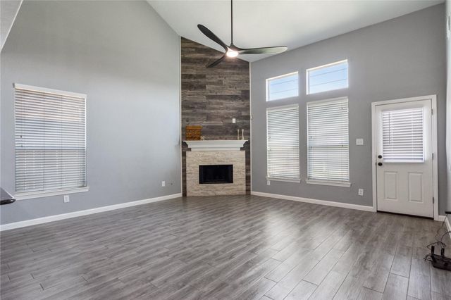 2214 Sterling Oaks Drive, Rosharon, TX 77583