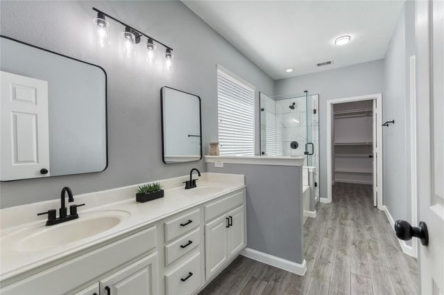 2214 Sterling Oaks Drive, Rosharon, TX 77583