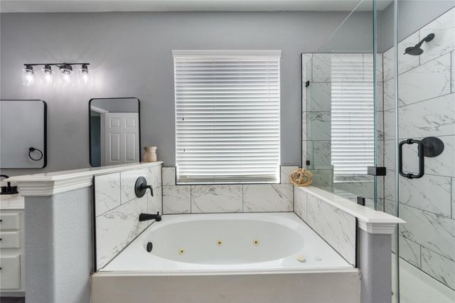 2214 Sterling Oaks Drive, Rosharon, TX 77583