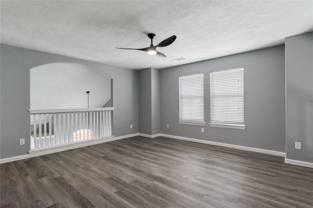 2214 Sterling Oaks Drive, Rosharon, TX 77583