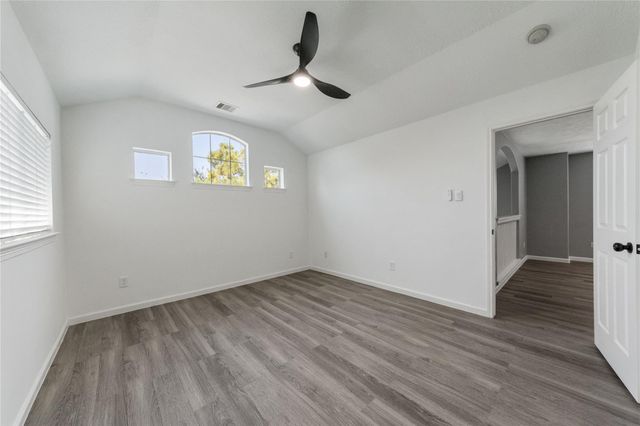 2214 Sterling Oaks Drive, Rosharon, TX 77583