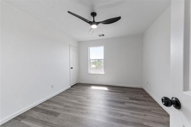 2214 Sterling Oaks Drive, Rosharon, TX 77583