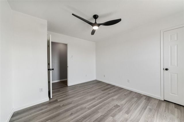 2214 Sterling Oaks Drive, Rosharon, TX 77583