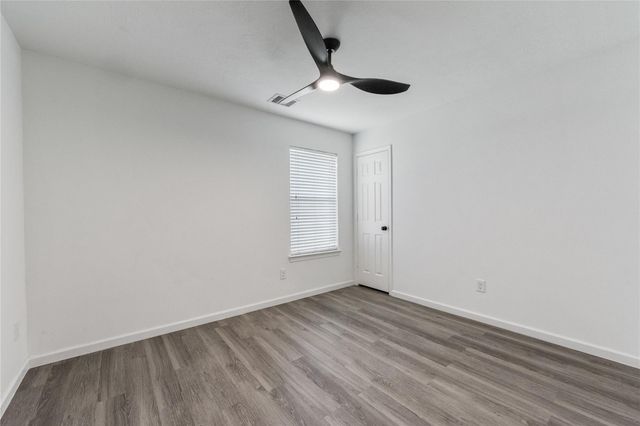 2214 Sterling Oaks Drive, Rosharon, TX 77583