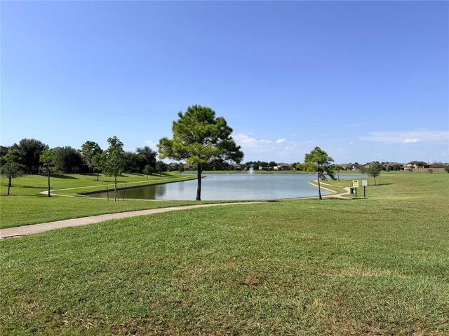 2214 Sterling Oaks Drive, Rosharon, TX 77583
