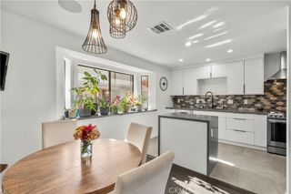 10229 Variel 12, Chatsworth, CA 91311