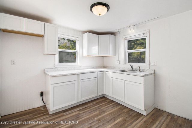 3611 Homewood Avenue, Lansing, MI 48910