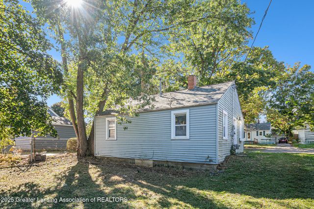 3611 Homewood Avenue, Lansing, MI 48910