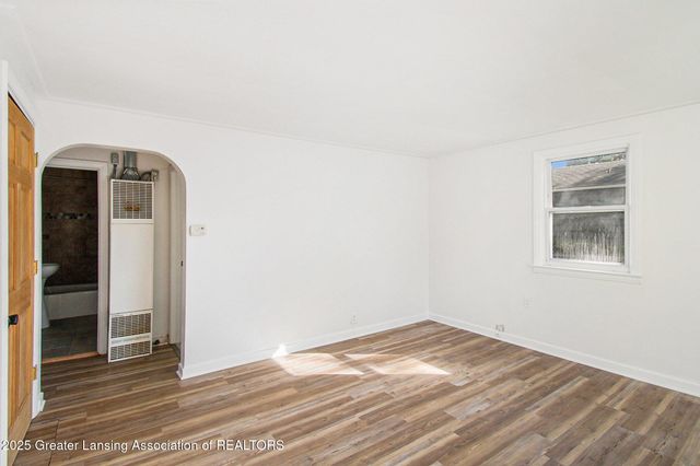 3611 Homewood Avenue, Lansing, MI 48910