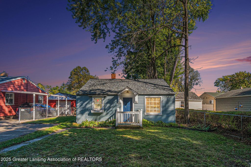 3611 Homewood Avenue, Lansing, MI 48910