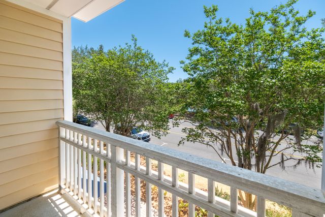280 Seven Farms Drive Unit 202, Charleston, SC 29492