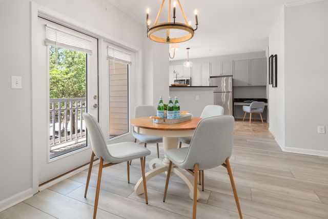 280 Seven Farms Drive Unit 202, Charleston, SC 29492