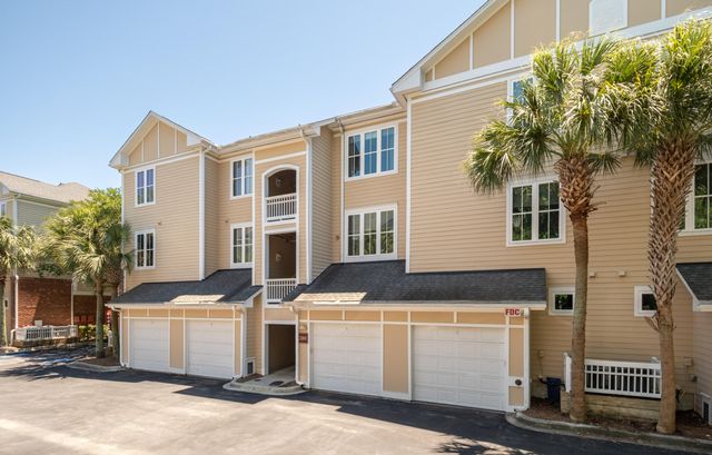 280 Seven Farms Drive Unit 202, Charleston, SC 29492