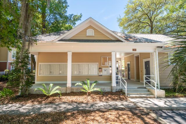 280 Seven Farms Drive Unit 202, Charleston, SC 29492
