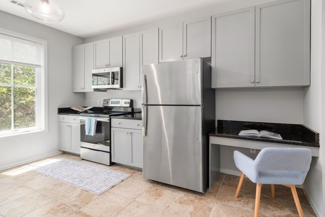 280 Seven Farms Drive Unit 202, Charleston, SC 29492